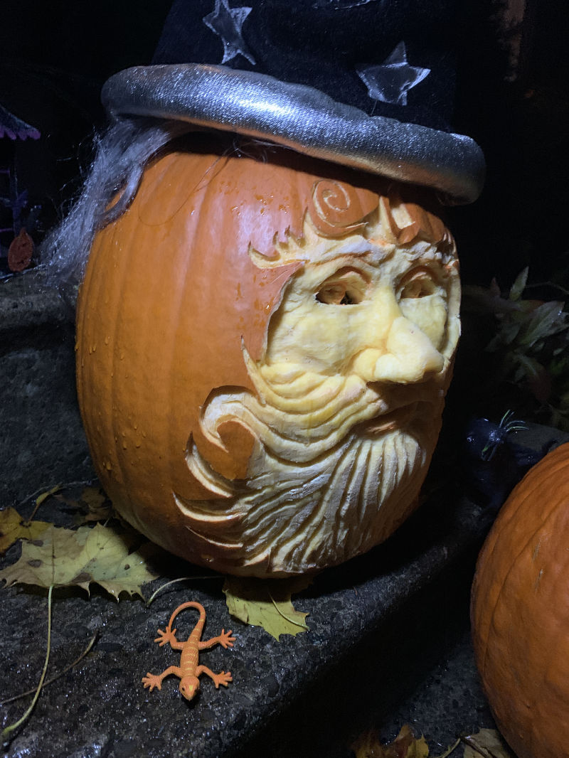 3D pumpkin carving of a a wizard